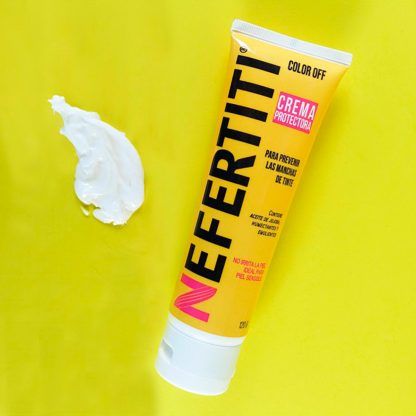 Nefertiti es una crema protectora color off para el cuidado de la piel en los tintes